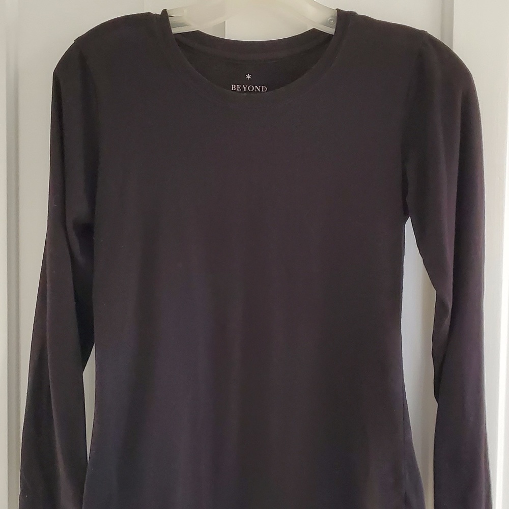 Beyond Scrubs, Size Small black under scrub top